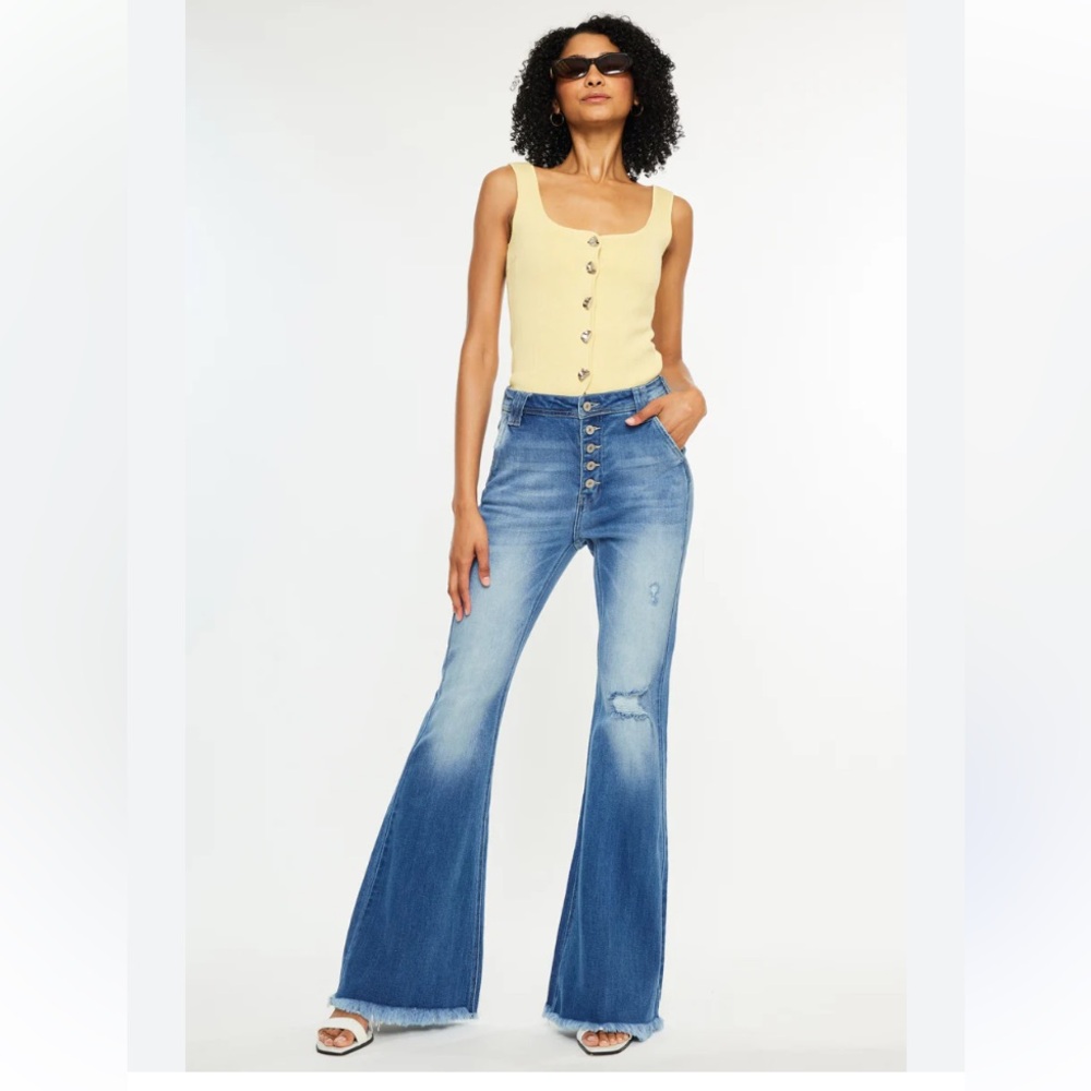 Kancan estillo high rise button fly flare raw hem jeans size 27/34 like new